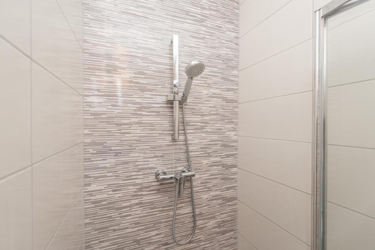 Villa Lena Luxury Apartments Новаля Екстериор снимка