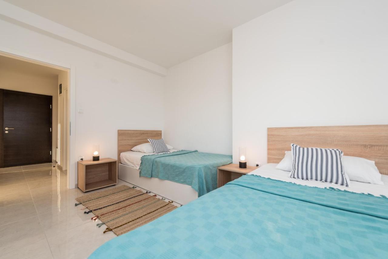 Villa Lena Luxury Apartments Новаля Екстериор снимка