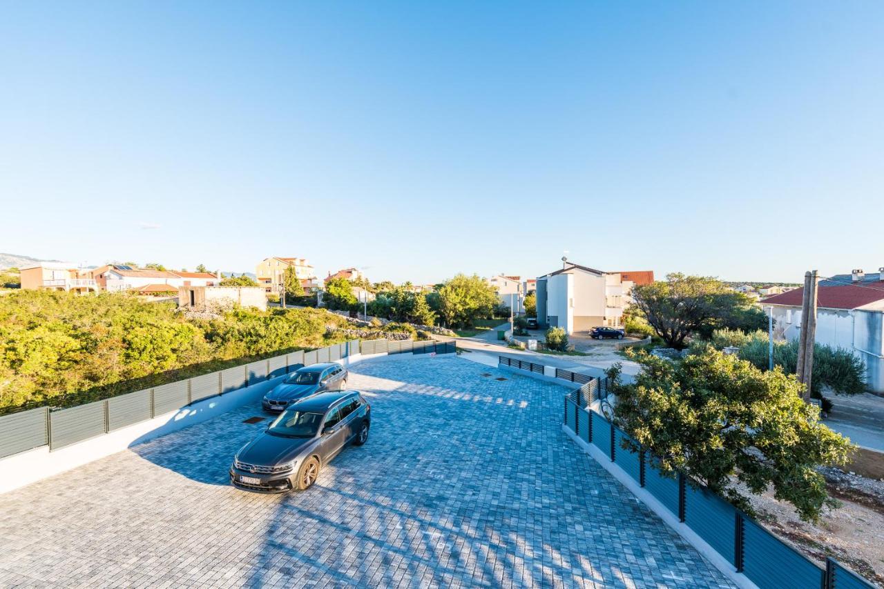 Villa Lena Luxury Apartments Новаля Екстериор снимка