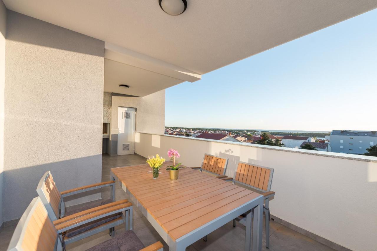 Villa Lena Luxury Apartments Новаля Екстериор снимка