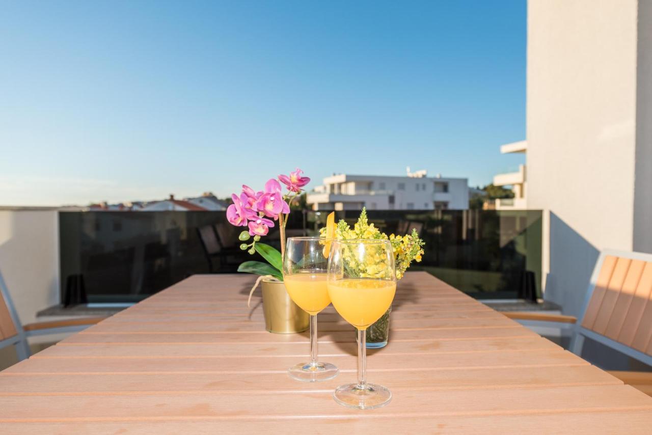 Villa Lena Luxury Apartments Новаля Екстериор снимка